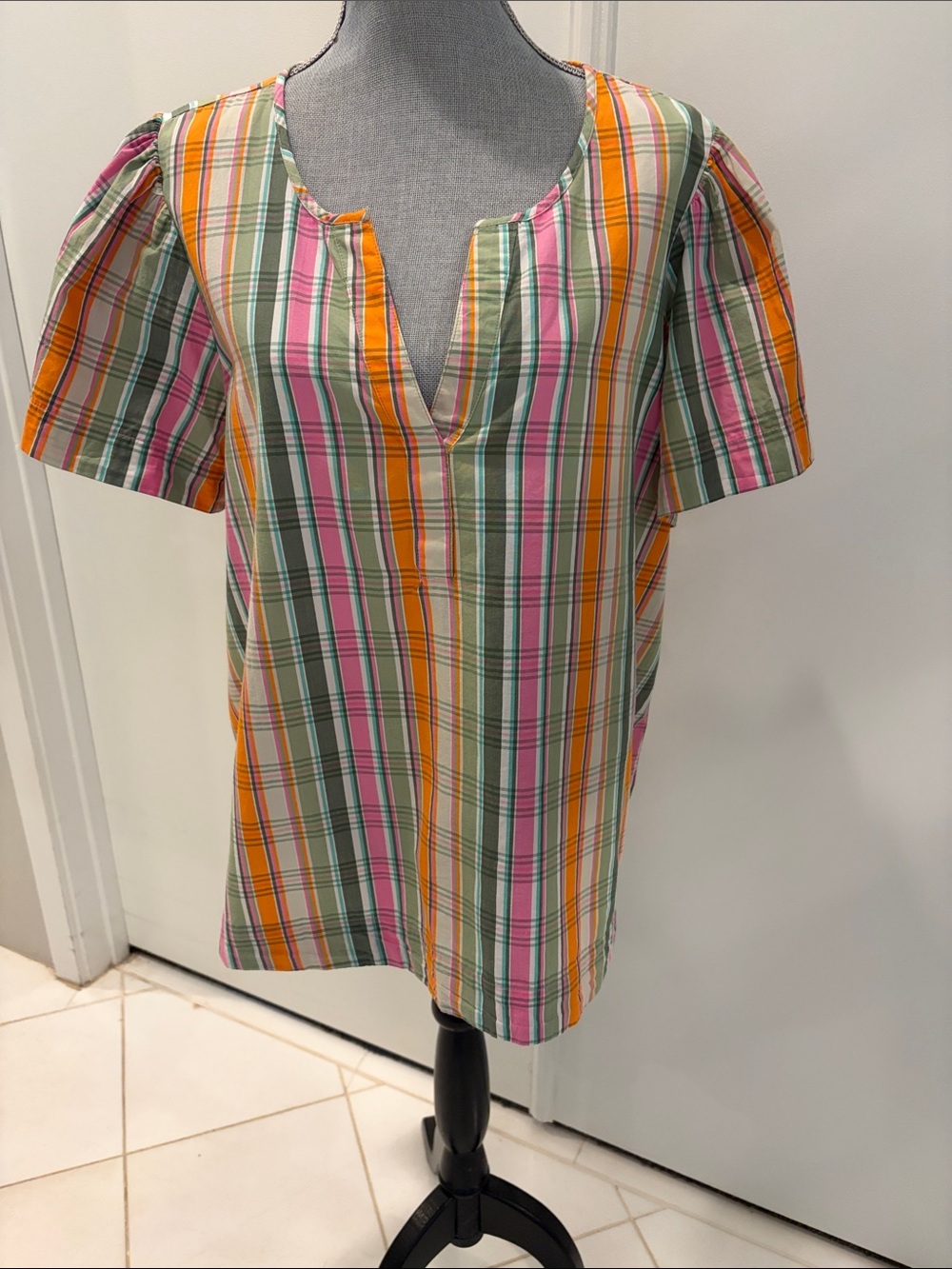 crown & ivy Multicolor Checkered Split-Neck Short Sleeve Top